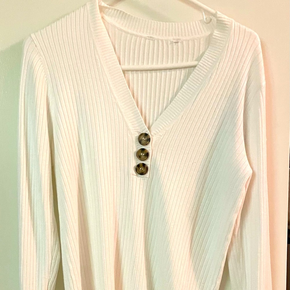 Medium white sweater